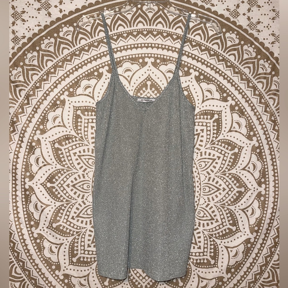 “ZARA” LADIES SILVER SHIMMER CAMISOLE, SIZE SMALL